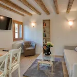 Ecco Suites Apartments